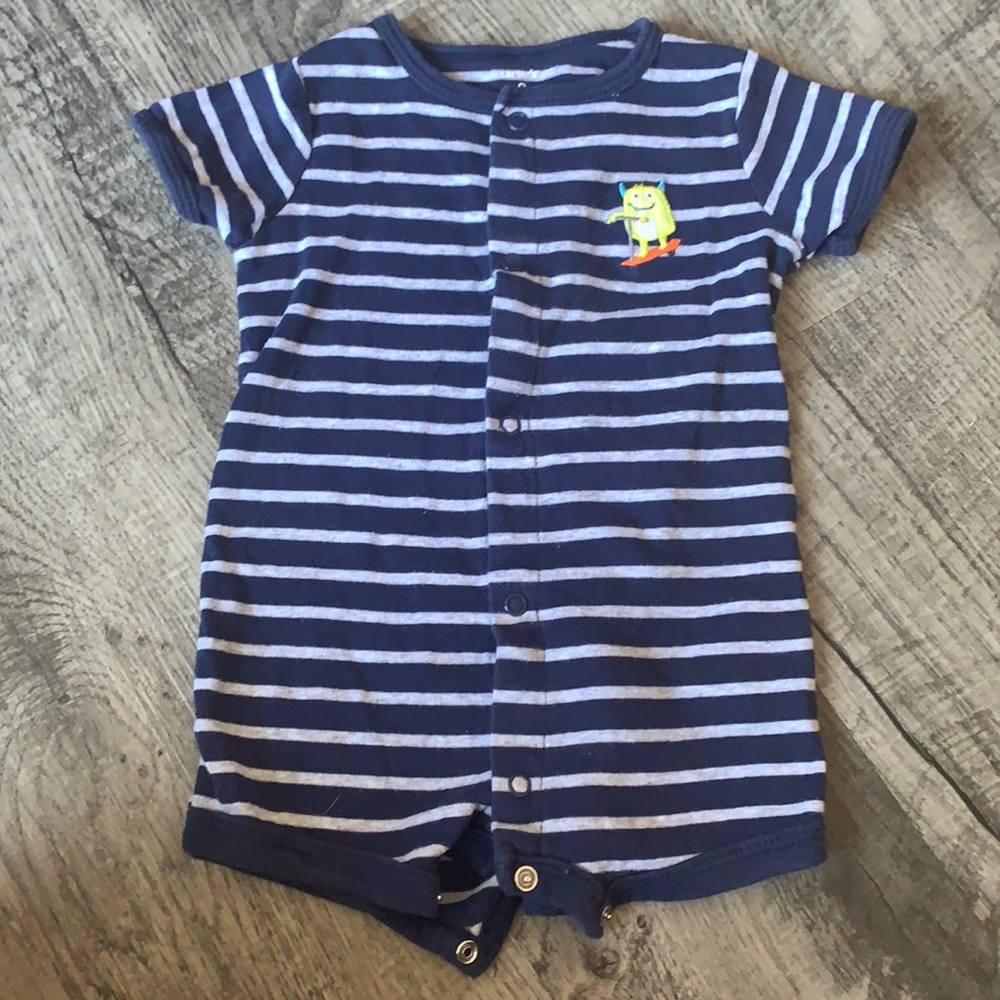 Carters 9 month romper